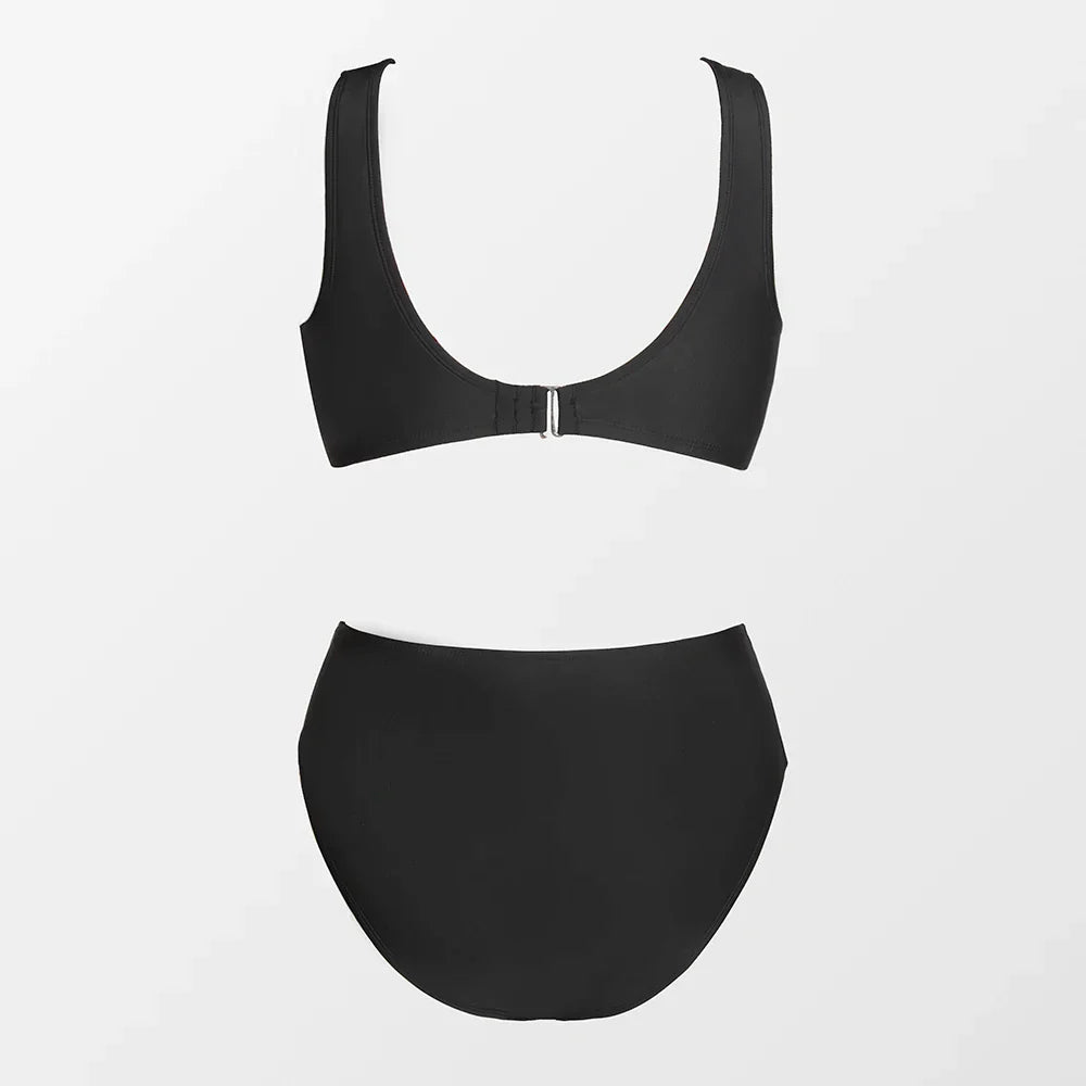 Maillot de bain deux pièces grande taille avec des inserts en mesh