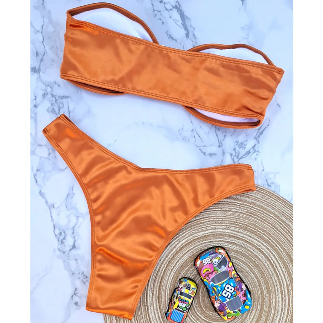 Maillot de bain deux pièces sans bretelles avec coussinets réglables