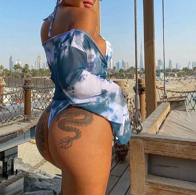 Ensemble de bikini à quatre éléments avec coupe réglable