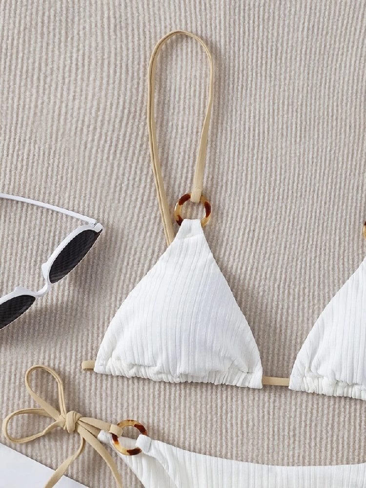 Maillot de bain deux pièces avec un soutien-gorge bandeau