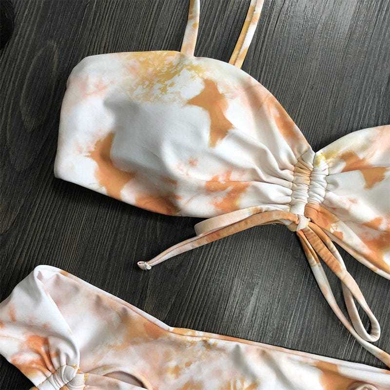 Maillot de bain deux pièces avec une coupe bikini tendance