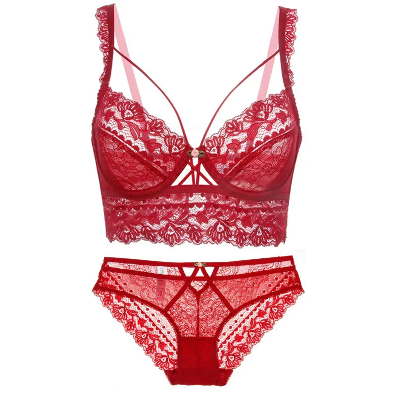 Lingerie set with lace embellishments