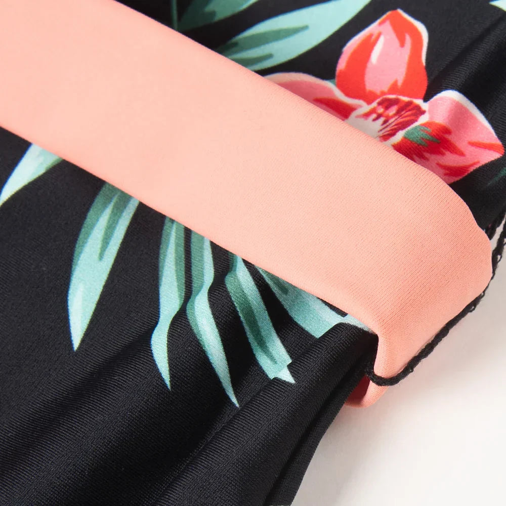 Maillot de bain une pièce avec un décolleté en V profond