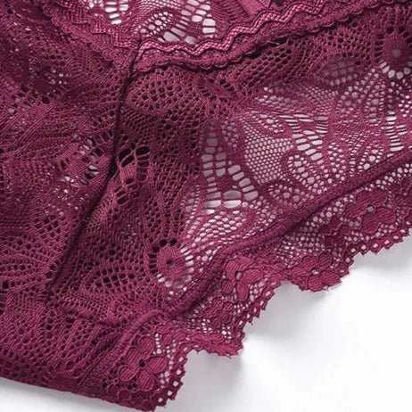 Culottes en dentelle avec des nœuds