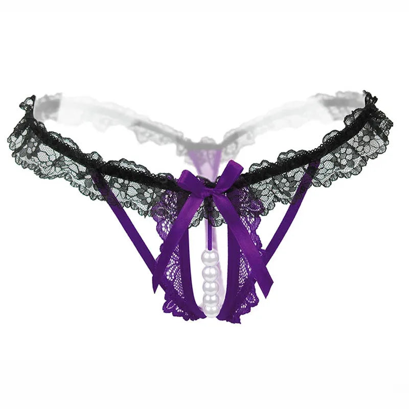 String avec découpe orné de perles