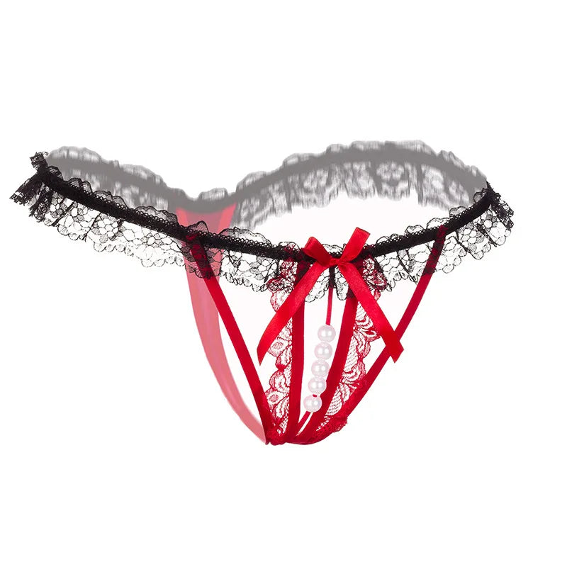 String avec découpe orné de perles