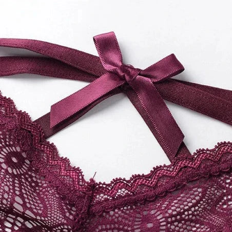 Culottes en dentelle avec des nœuds