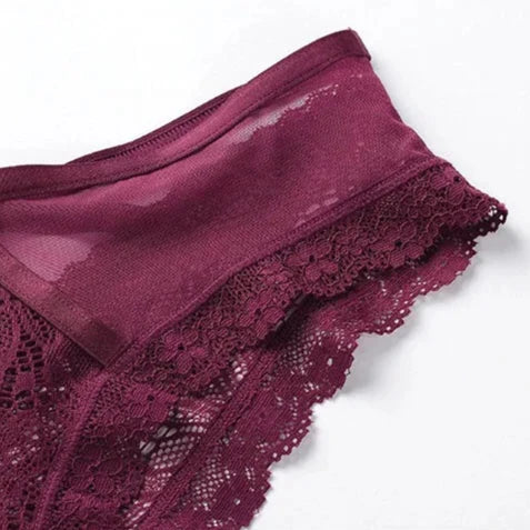 Culottes en dentelle avec des nœuds