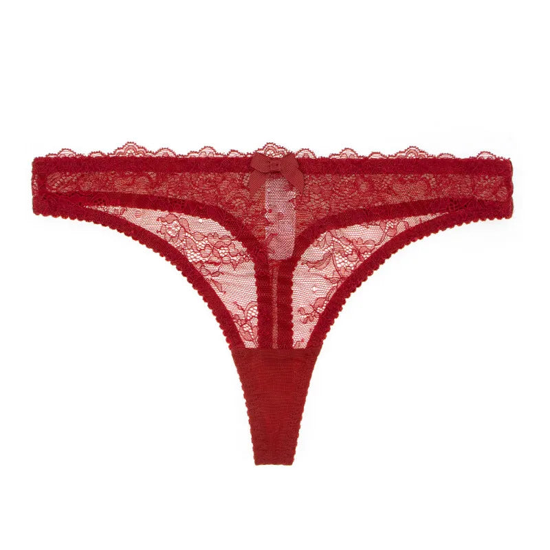 String sexy en dentelle avec un nœud.