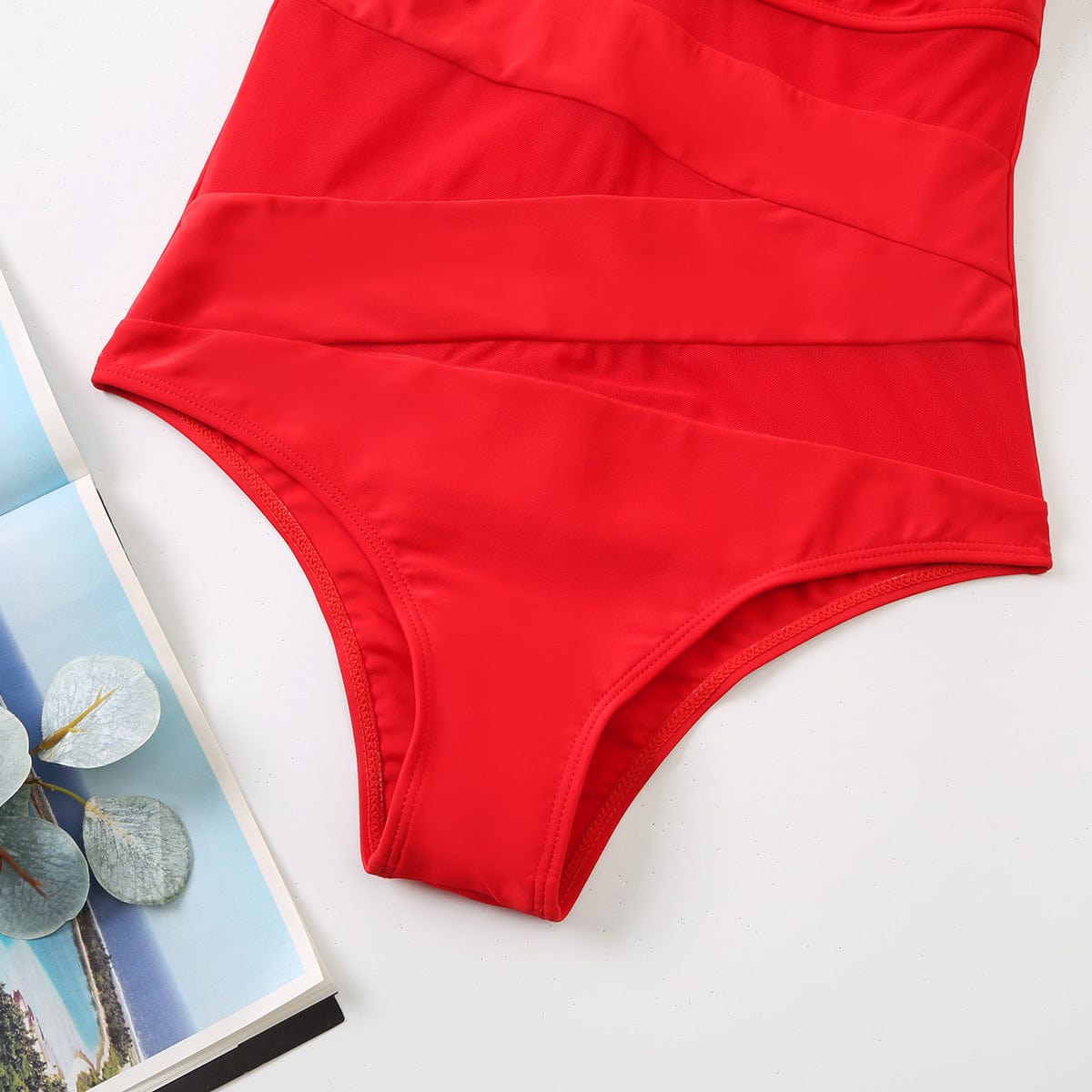 Maillot de bain une pièce avec un décolleté plongeant