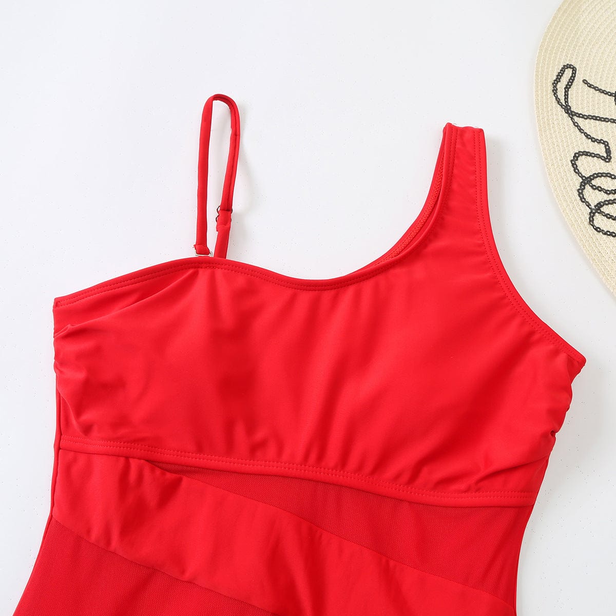 Maillot de bain une pièce avec un décolleté plongeant