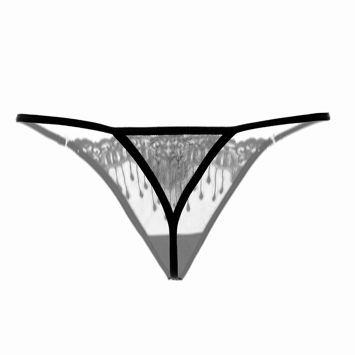 String en dentelle avec motif brodé