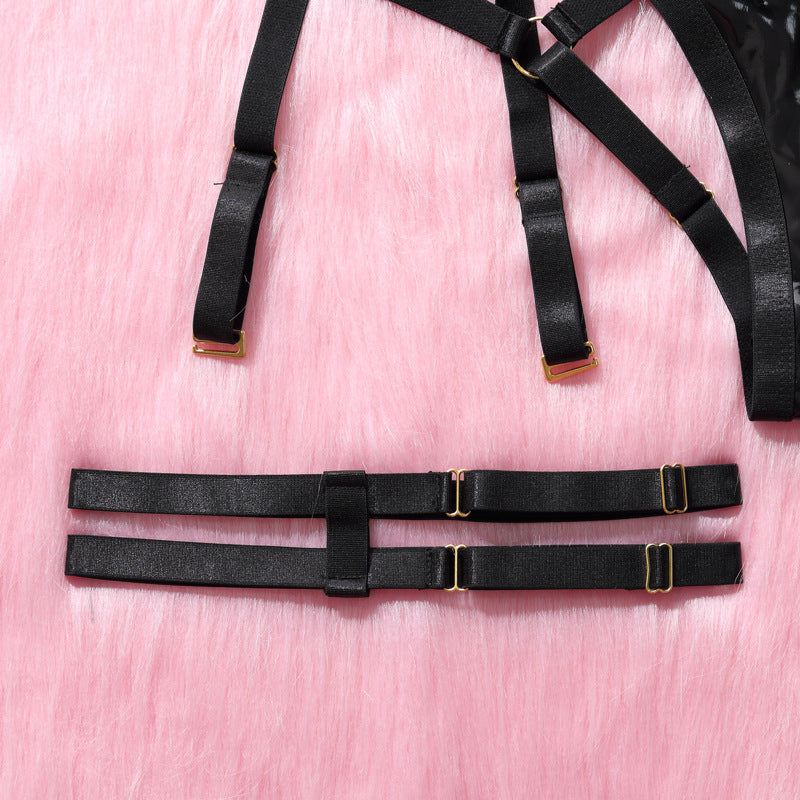 Latex lingerie set with front closure bra