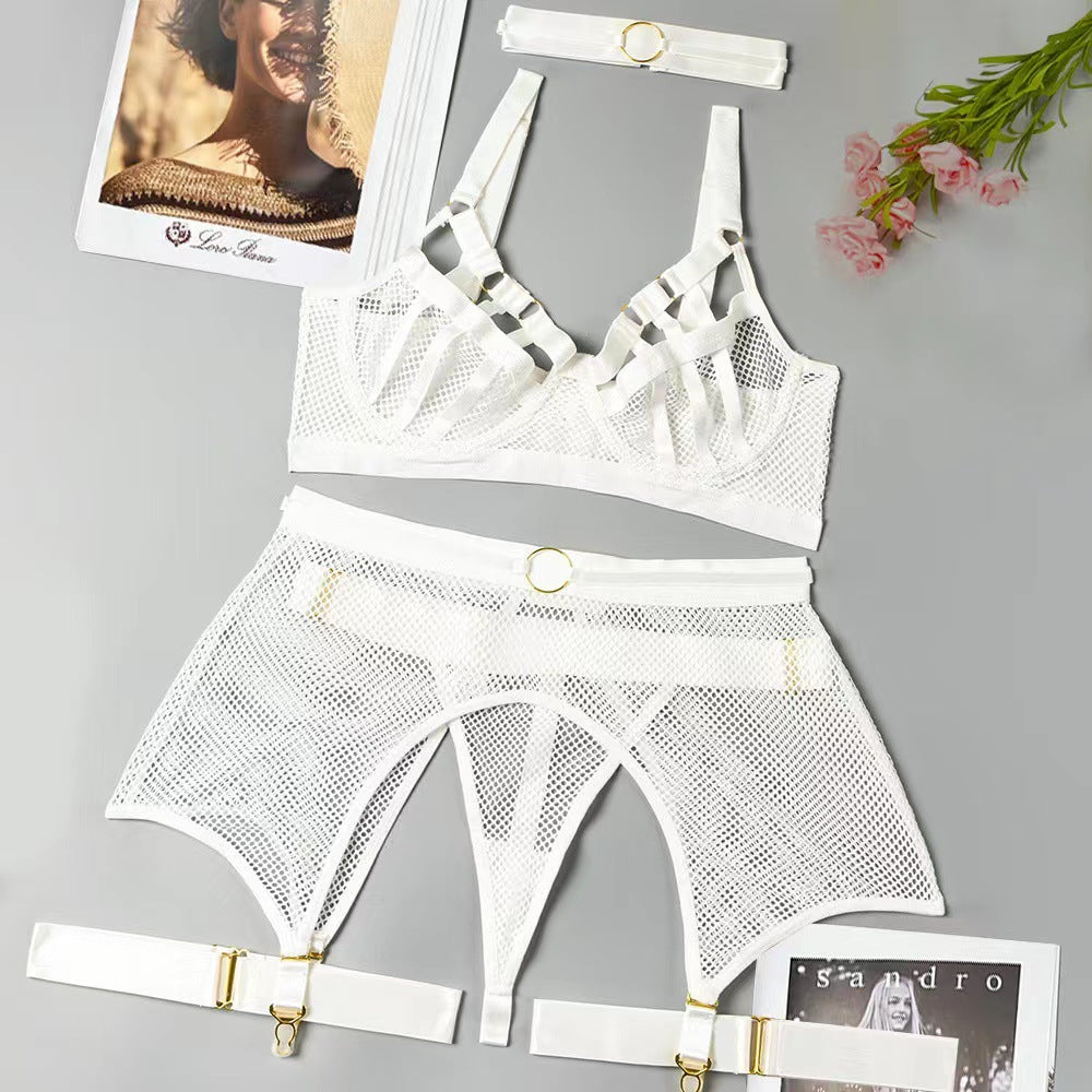 Ensemble de lingerie avec des découpes en filet