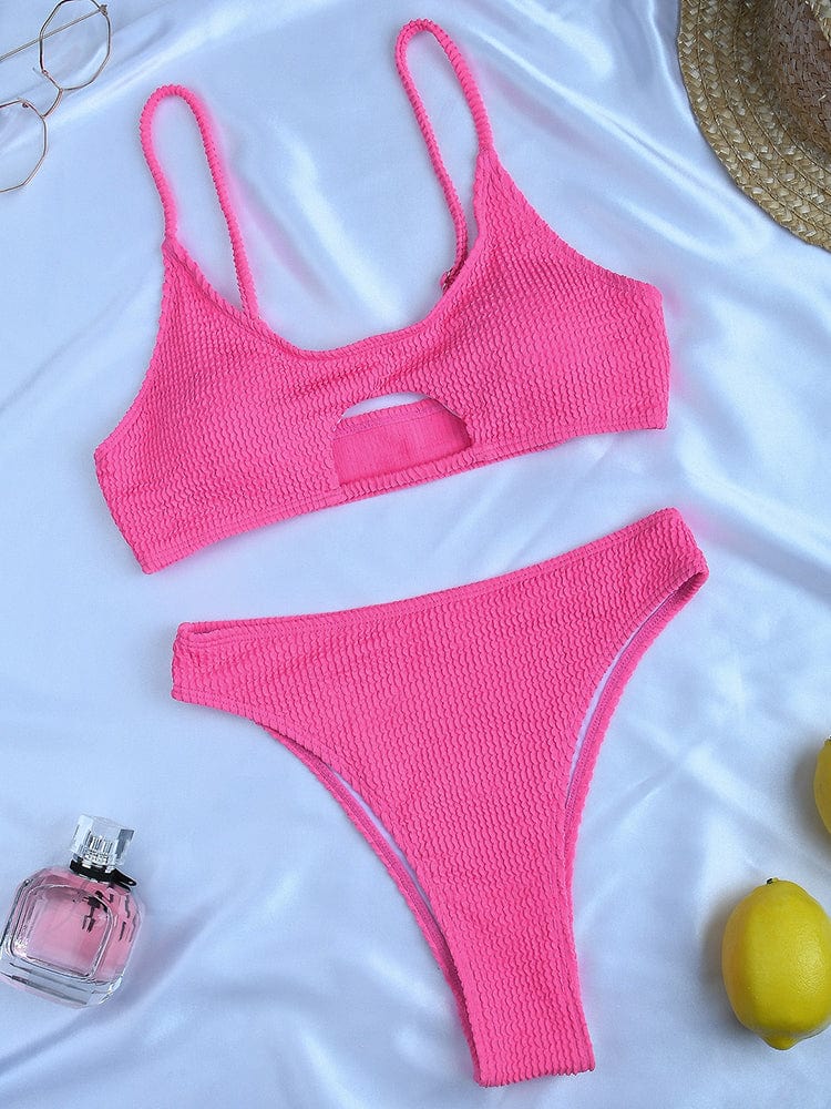 Maillot de bain deux pièces avec décolleté découpé