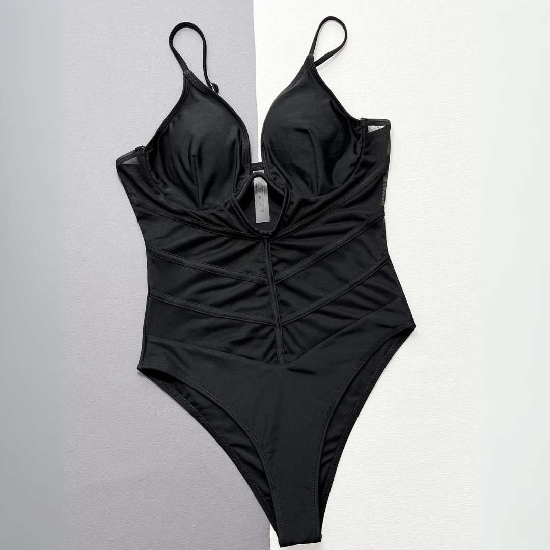 Maillot de bain une pièce avec un décolleté en V profond