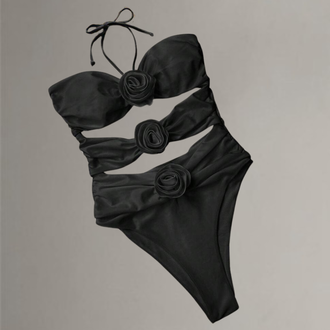 Maillot de bain une pièce avec des découpes décoratives à la taille