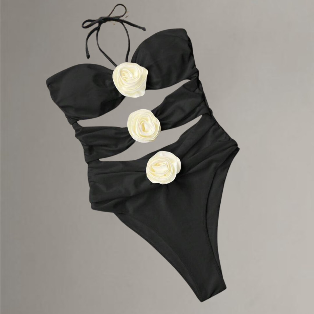 Maillot de bain une pièce avec des découpes décoratives à la taille