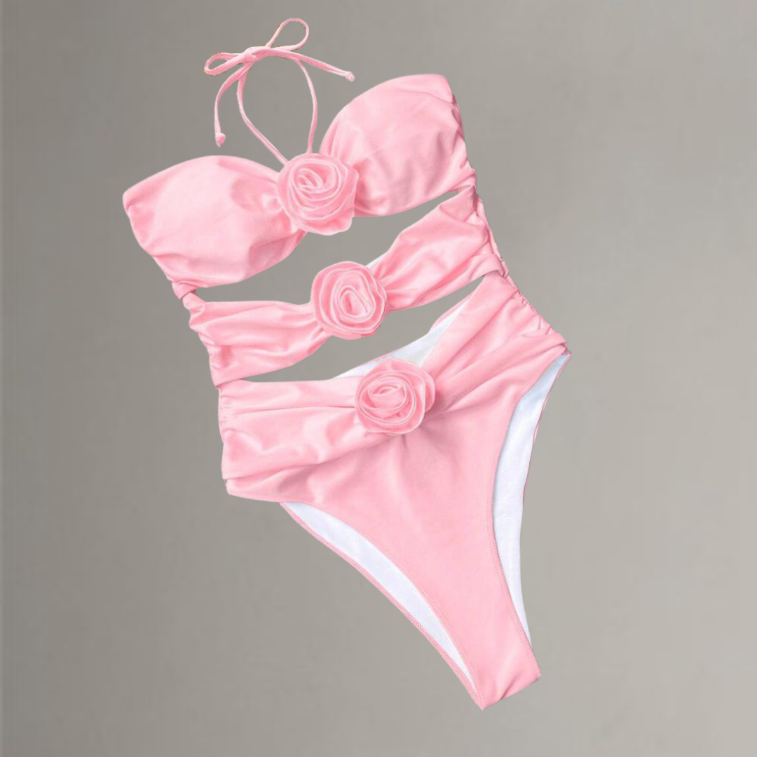 Maillot de bain une pièce avec des découpes décoratives à la taille