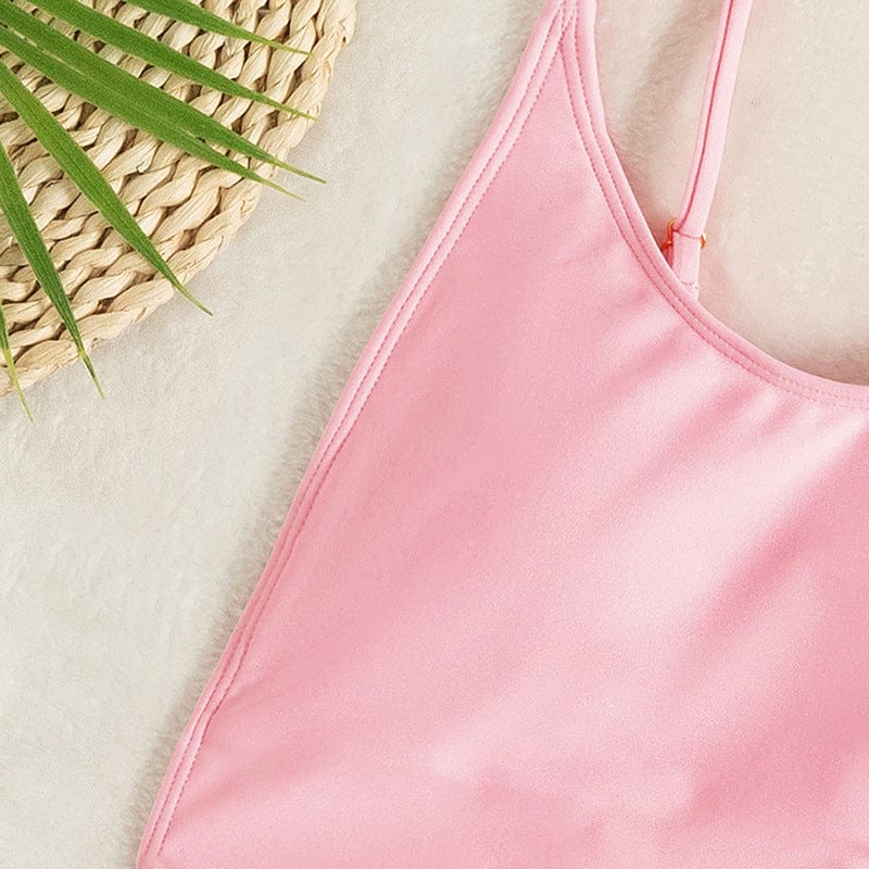 Maillot de bain une pièce avec un décolleté plongeant