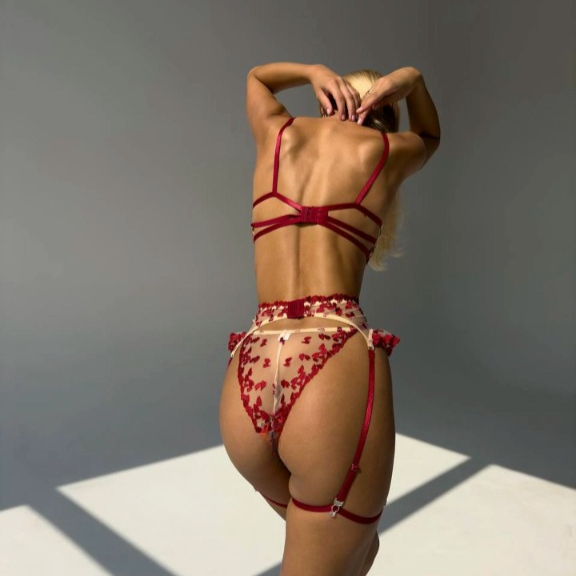 Ensemble de lingerie avec des cœurs