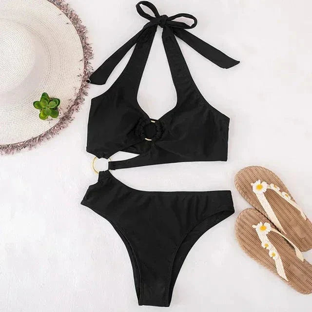 Maillot de bain une pièce avec des découpes sur les côtés