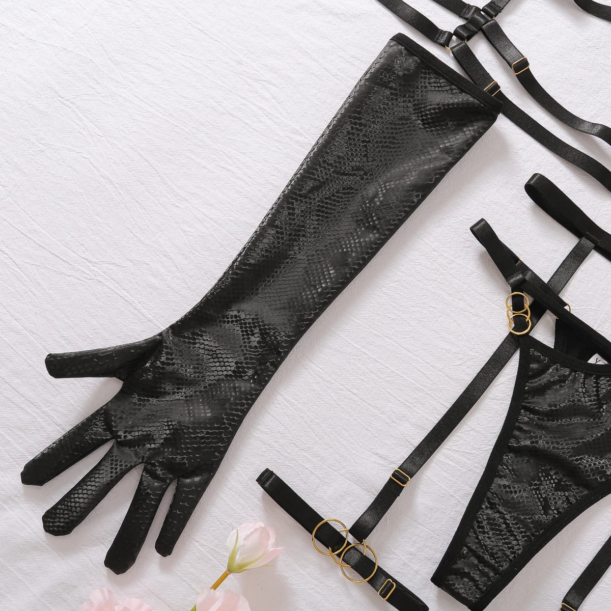 Ensemble de lingerie avec des gants