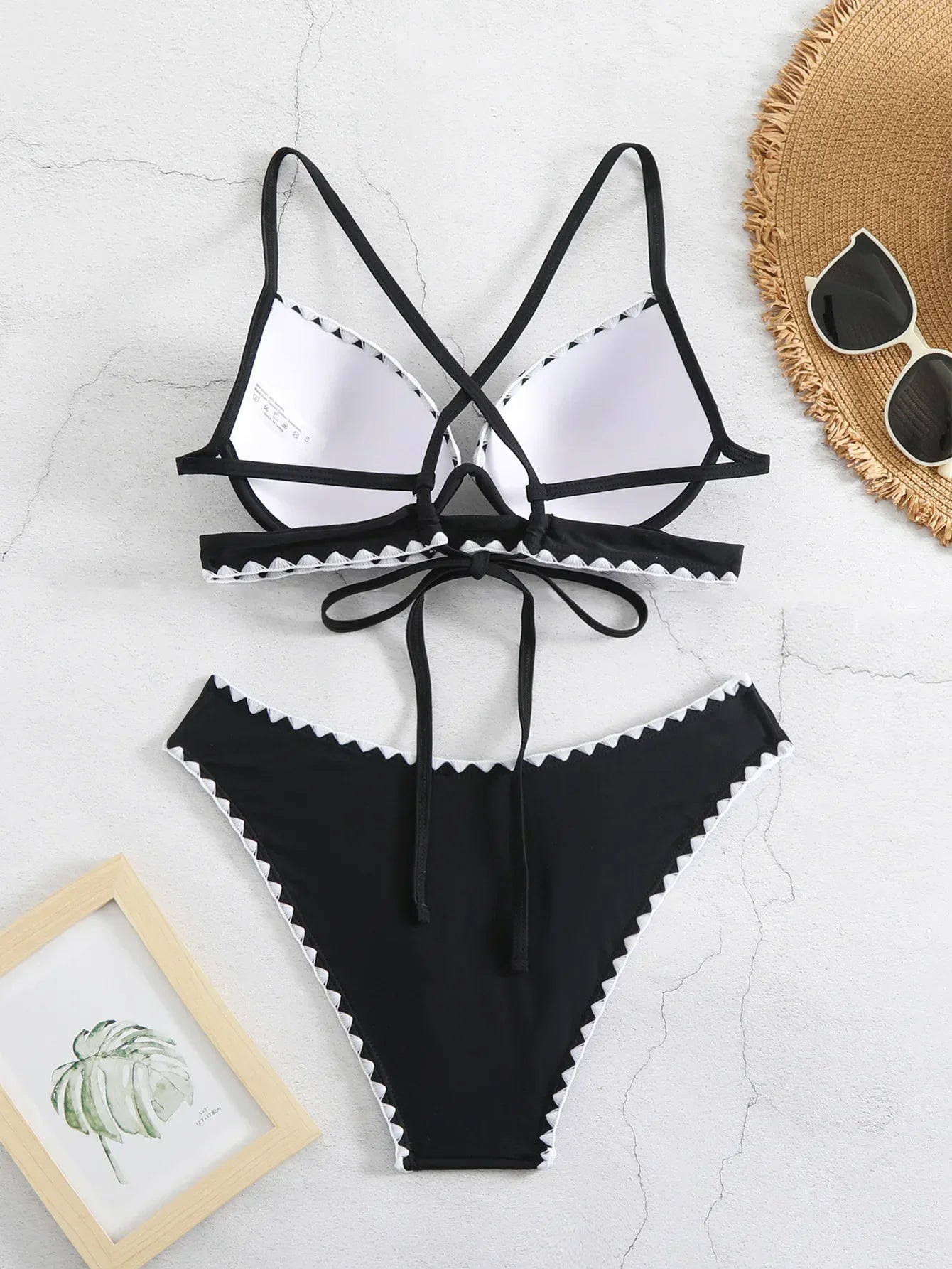 Maillot de bain deux pièces avec lien réglable dans le dos