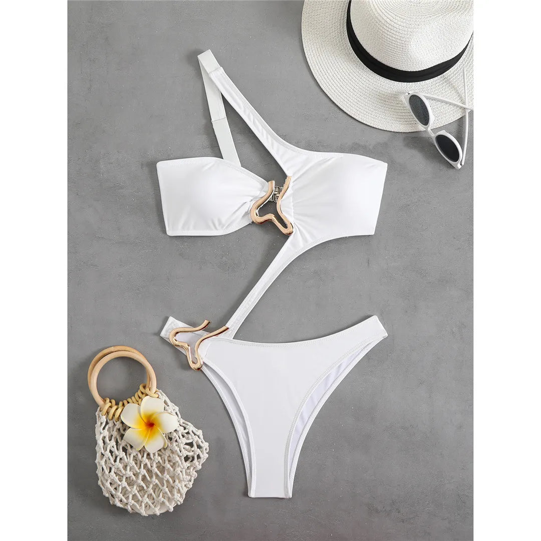 Monokini avec de fortes découpes