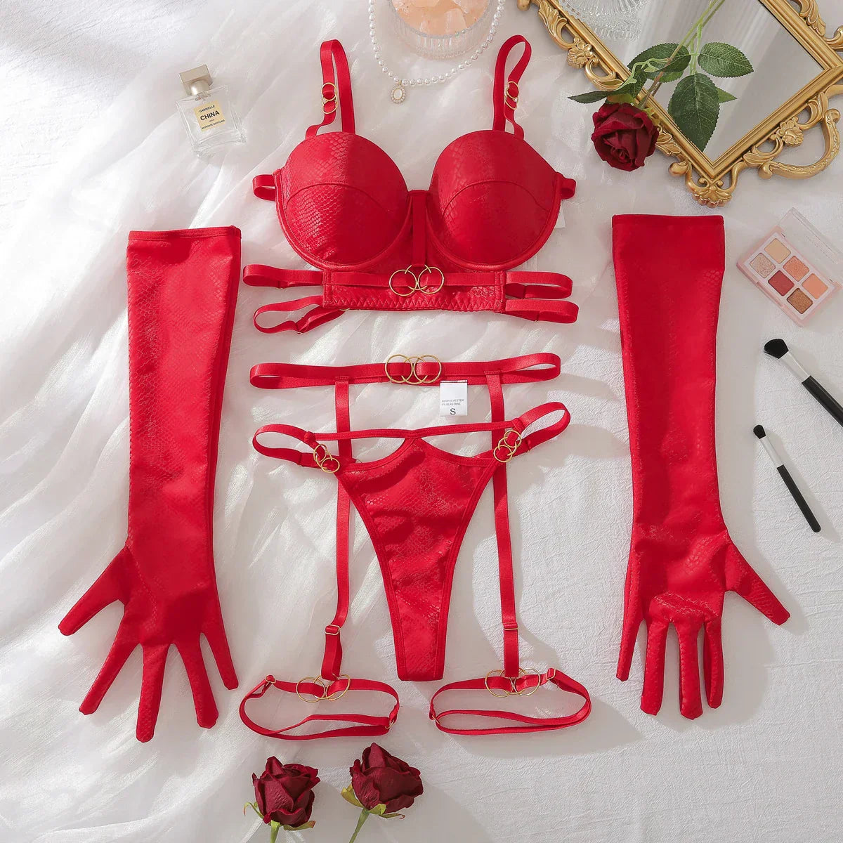 Ensemble de lingerie avec des gants
