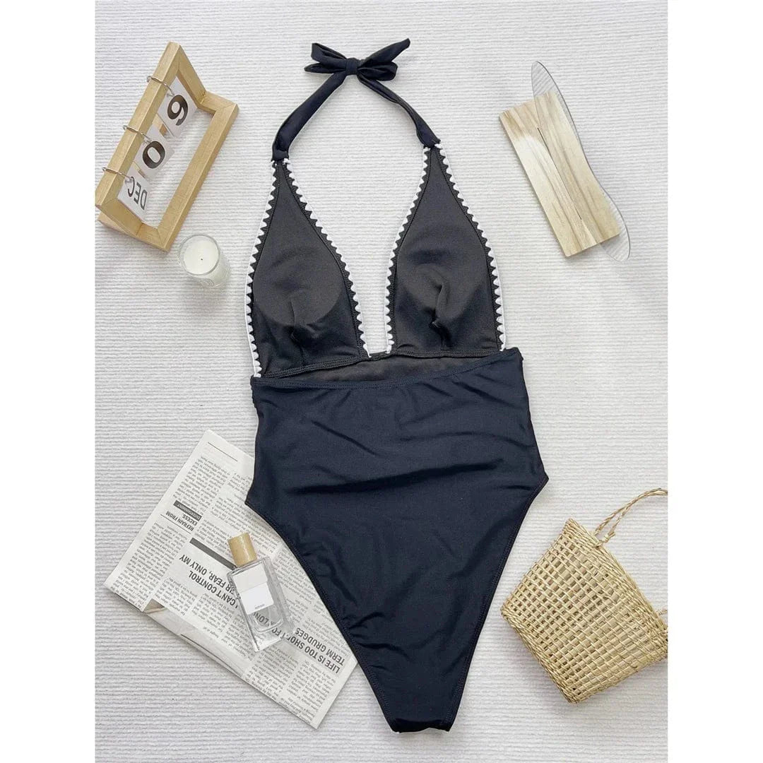 Maillot de bain une pièce avec un décolleté en V profond