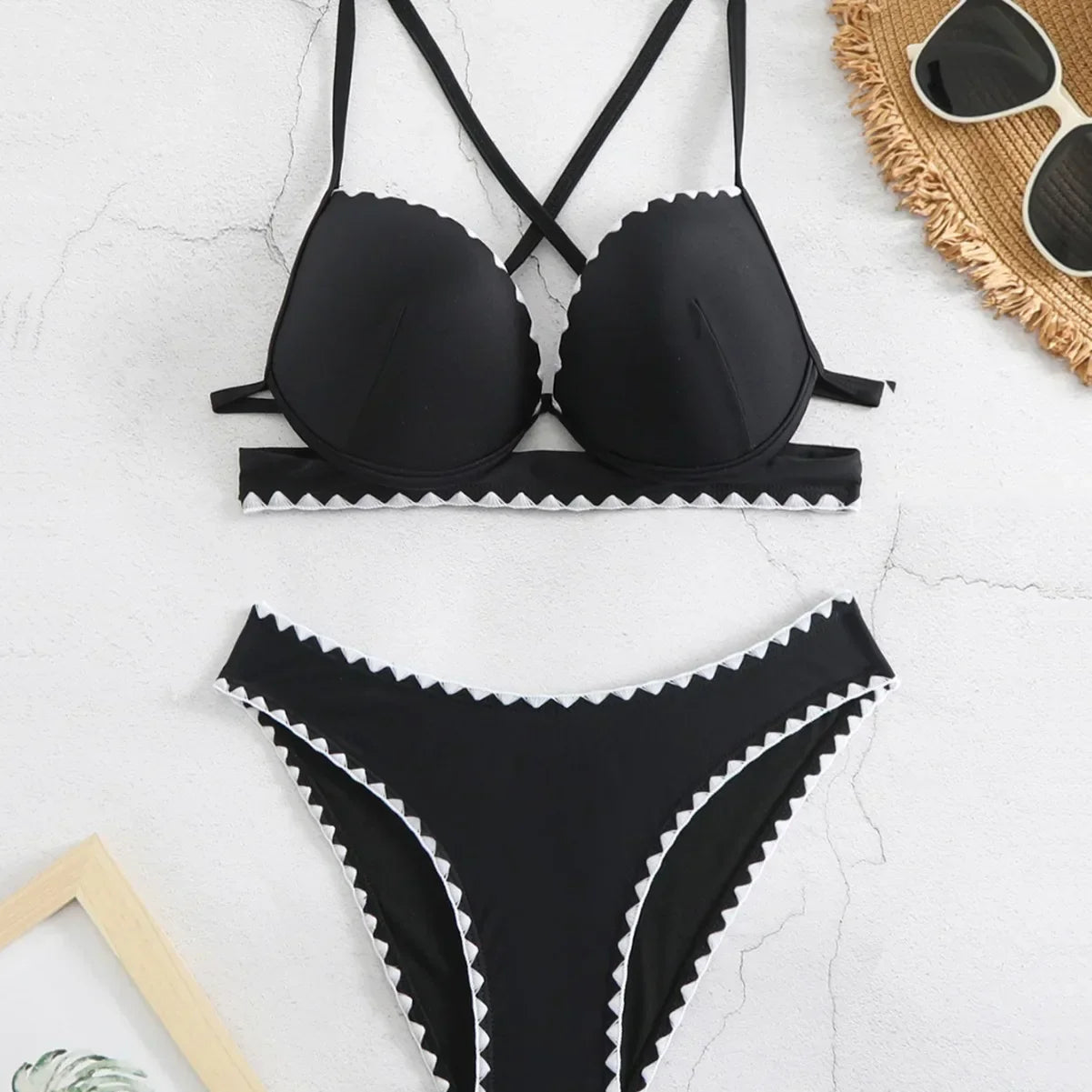 Maillot de bain deux pièces avec lien réglable dans le dos