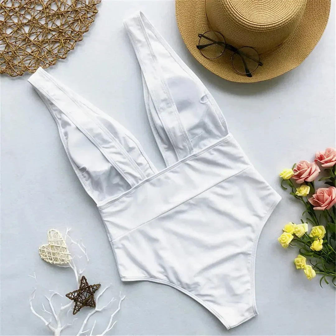 Maillot de bain une pièce avec un décolleté en V