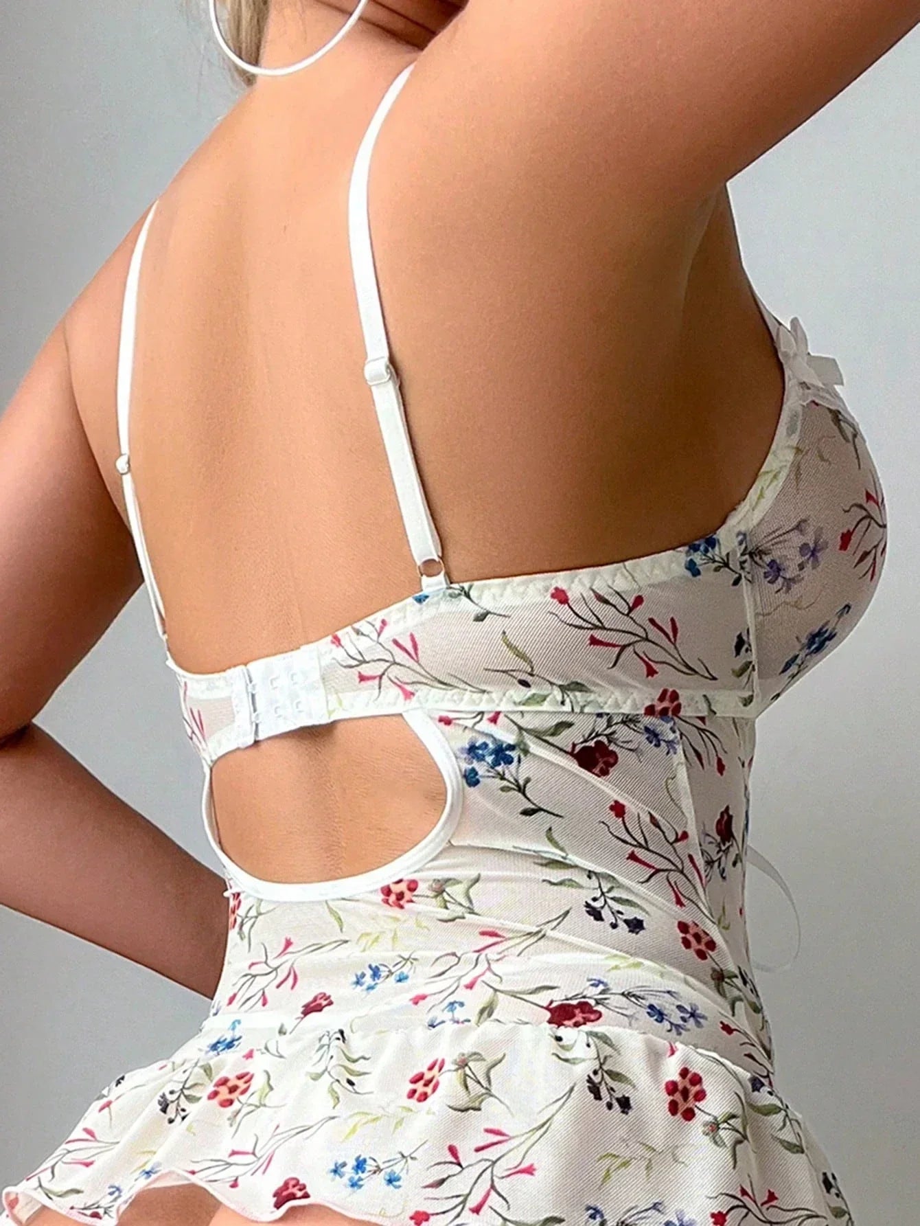 Body en dentelle avec motif floral