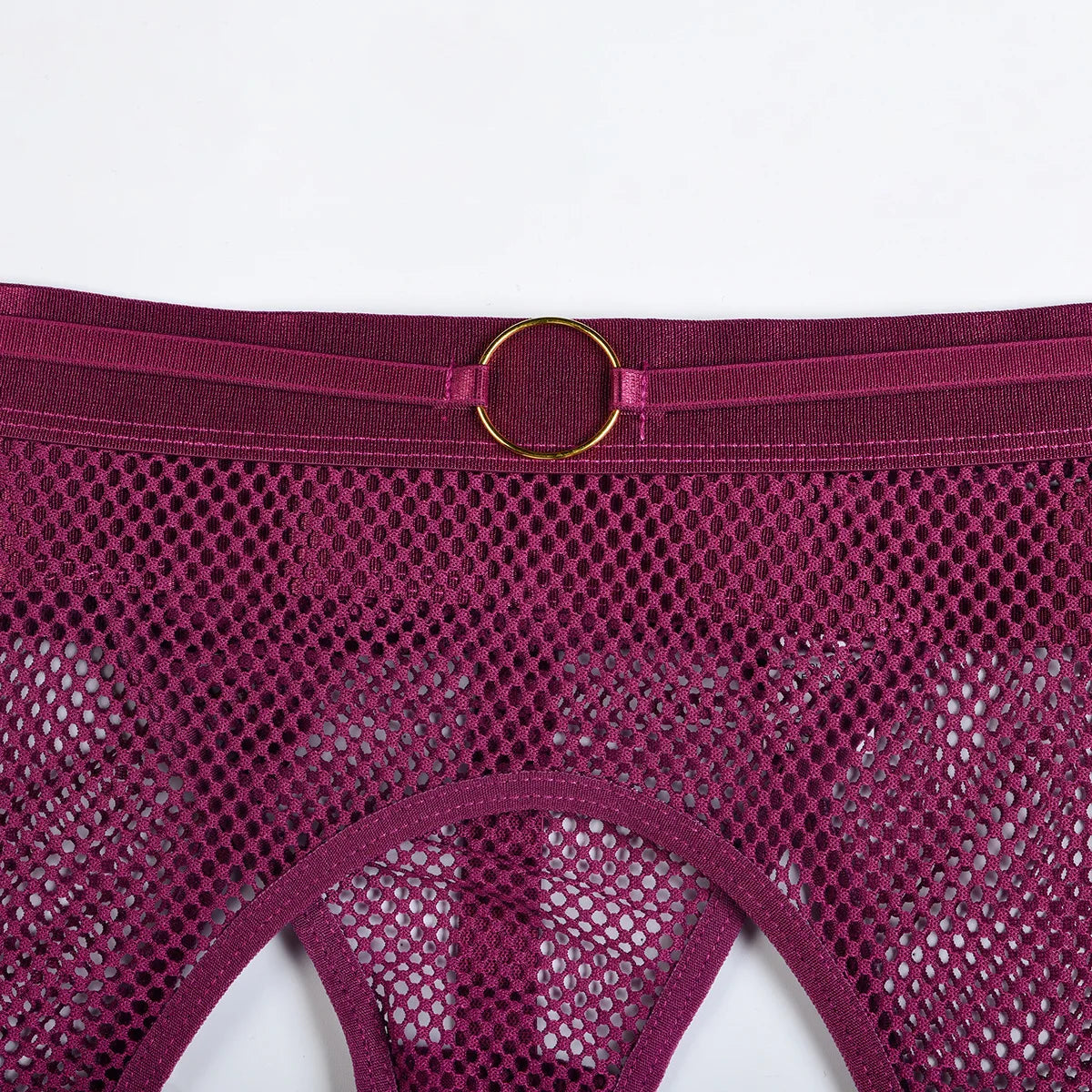 Ensemble de lingerie avec des découpes en filet