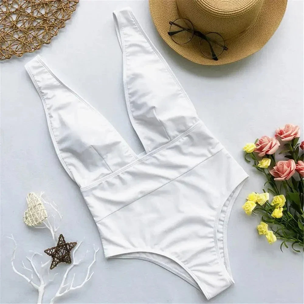 Maillot de bain une pièce avec un décolleté en V