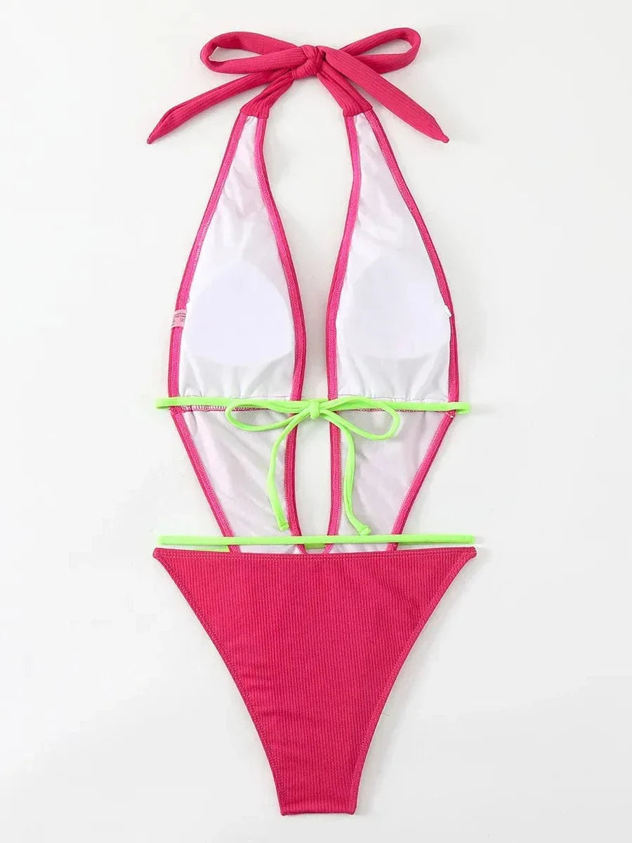 Maillot de bain une pièce avec le dos nu