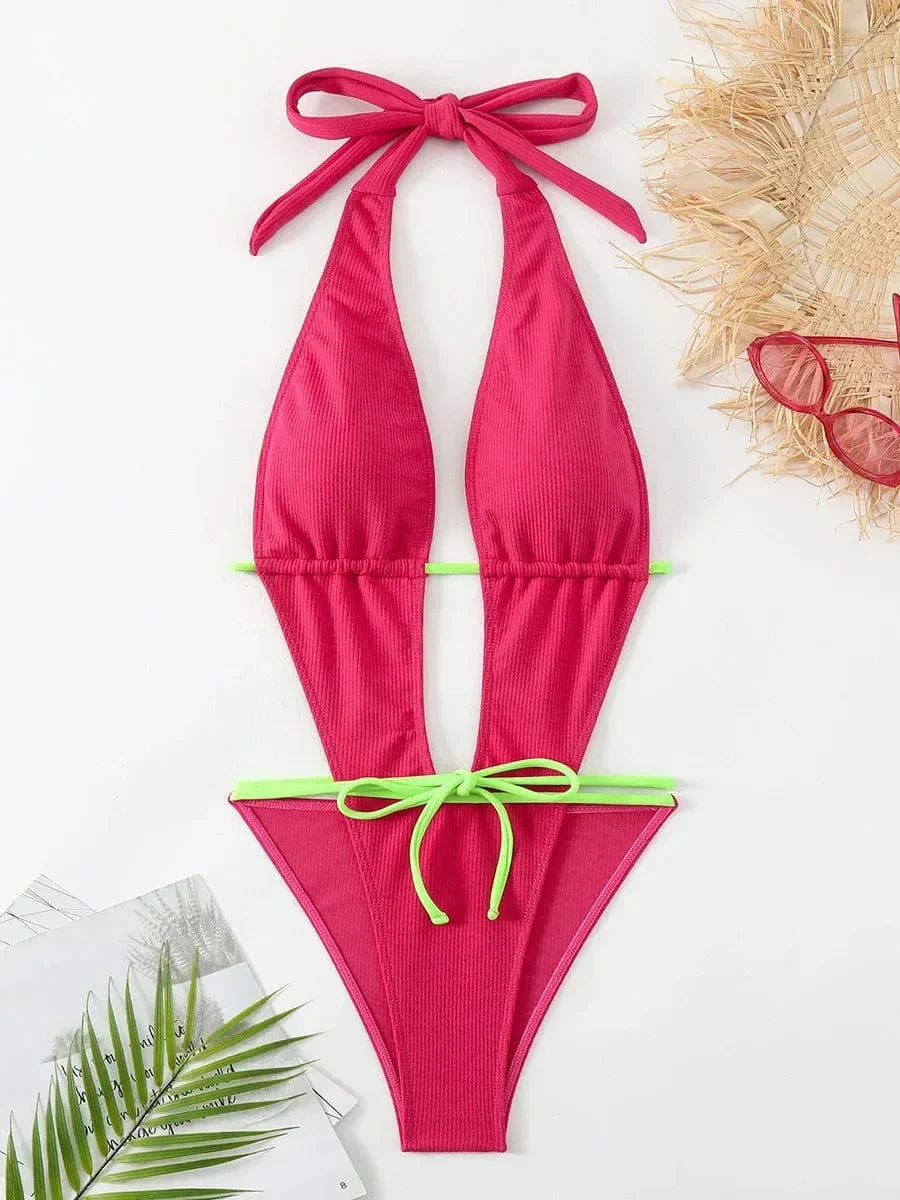 Maillot de bain une pièce avec le dos nu