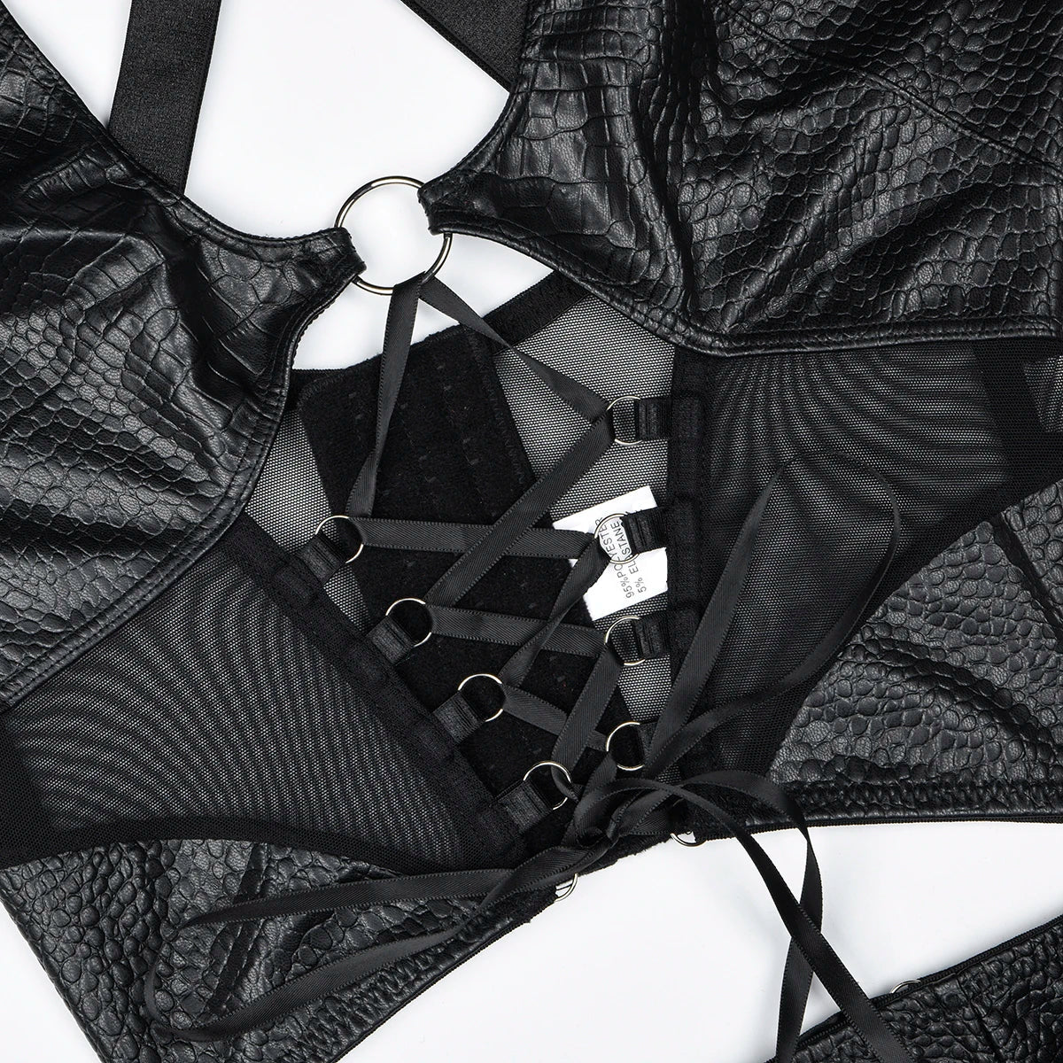 Ensemble de lingerie avec une jupe à liens décoratifs