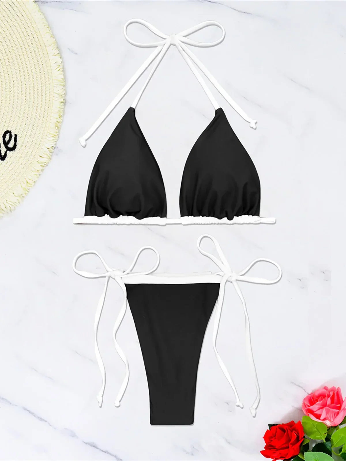 Maillot de bain deux pièces avec un lien bikini classique