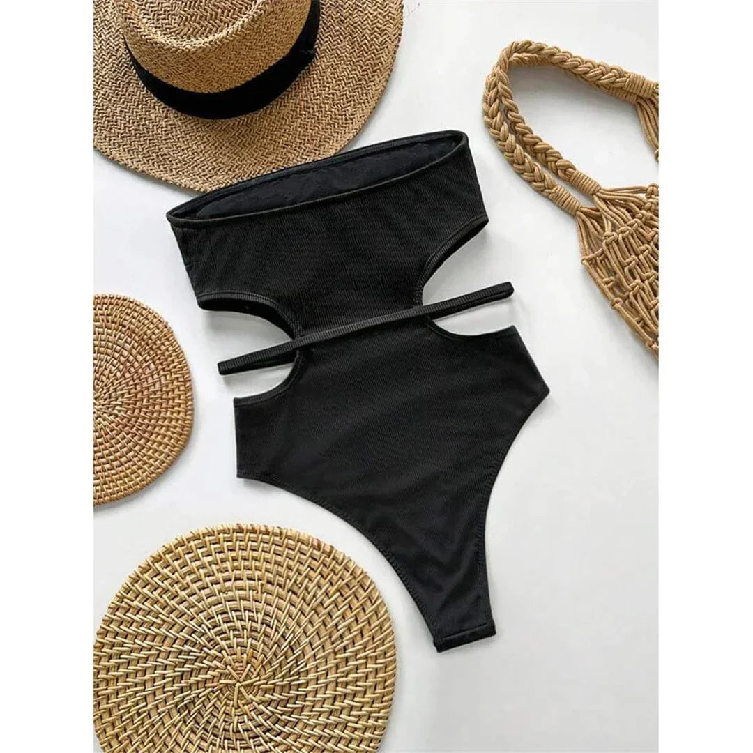 Maillot de bain une pièce avec une ceinture à la taille