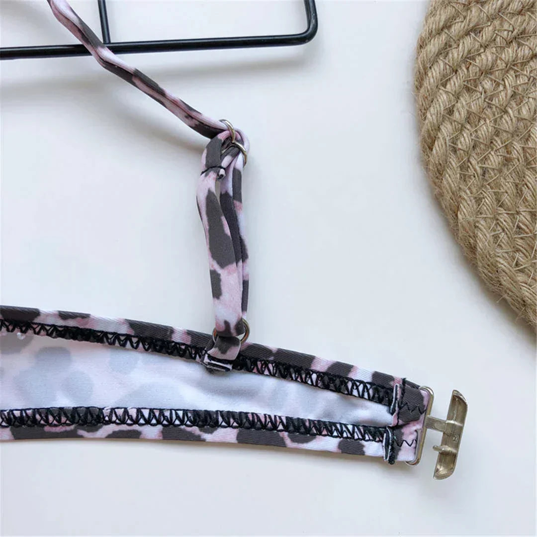 Maillot de bain push-up deux pièces avec soutien-gorge rembourré.