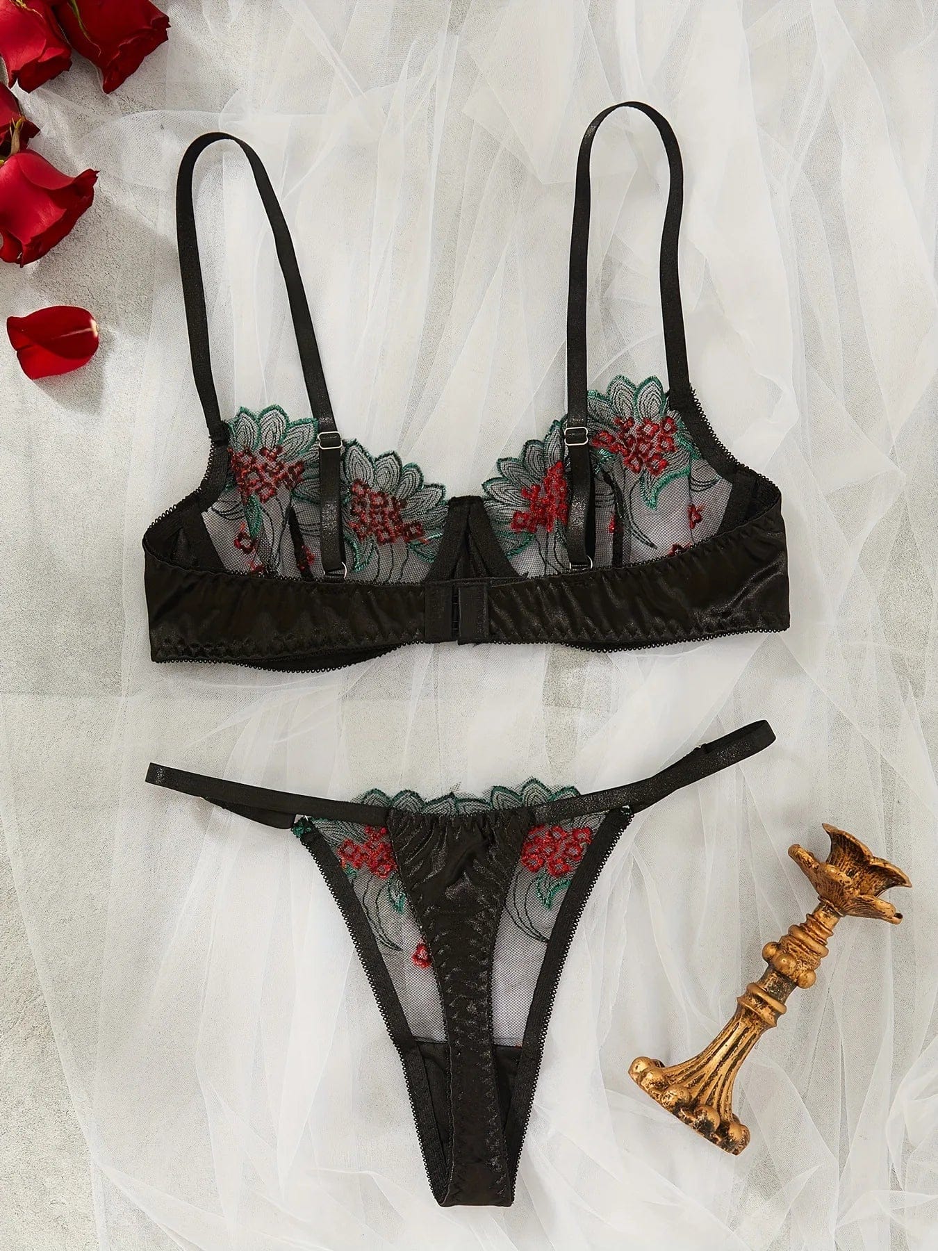 Ensemble de lingerie avec des ornements en dentelle en coupe push-up