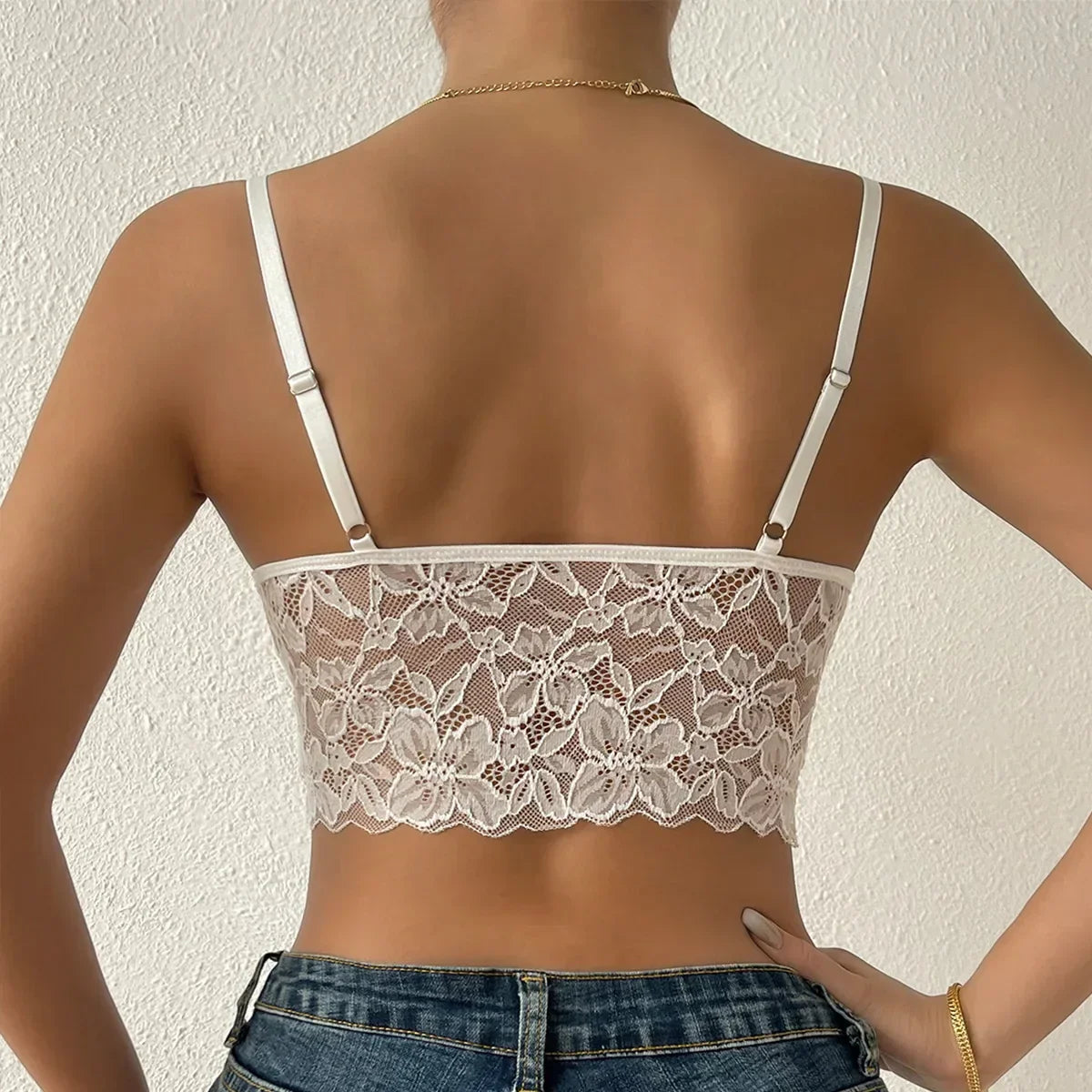 Lace bra with adjustable straps