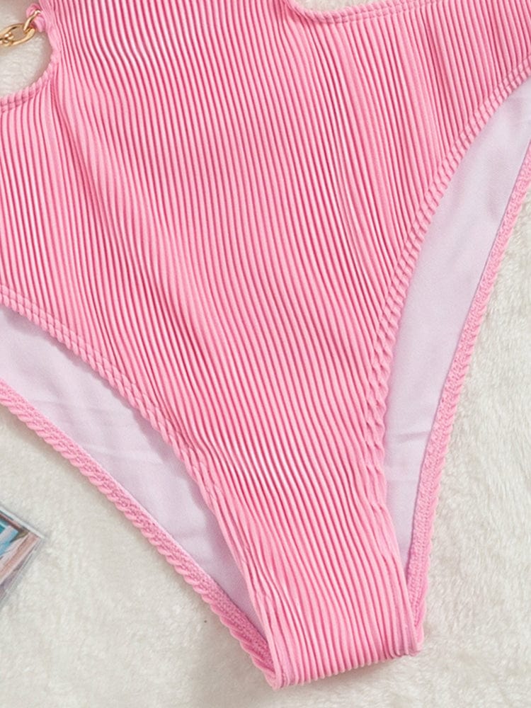 Maillot de bain une pièce avec un décolleté plongeant