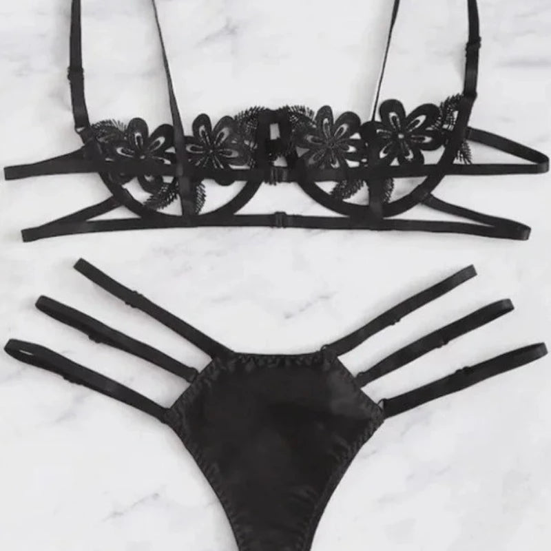 Lingerie Ultra Sexy Avec Bandes Décoratives