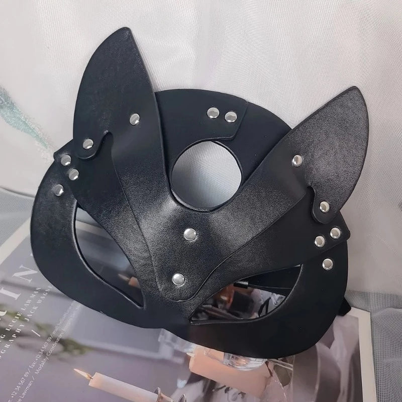 Masque en cuir avec oreilles
