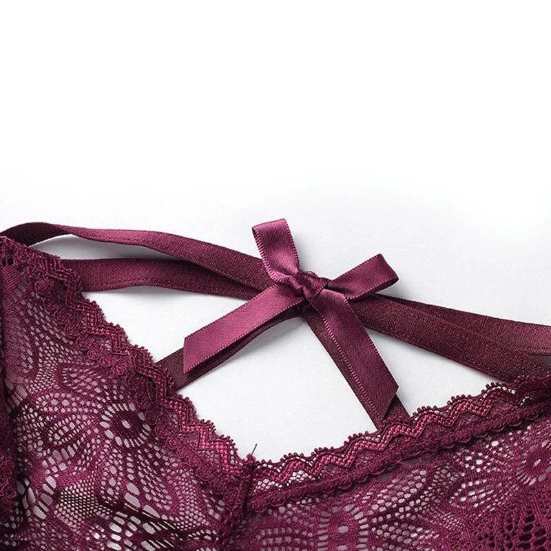String en Dentelle - Bandes Fines et Nœud
