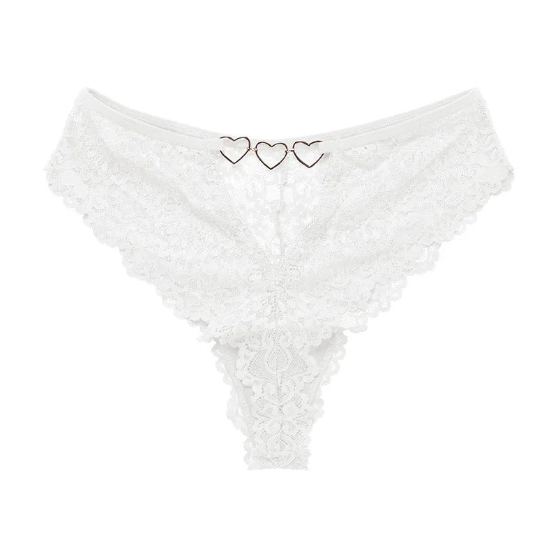 Culottes avec des cœurs en métal décoratifs