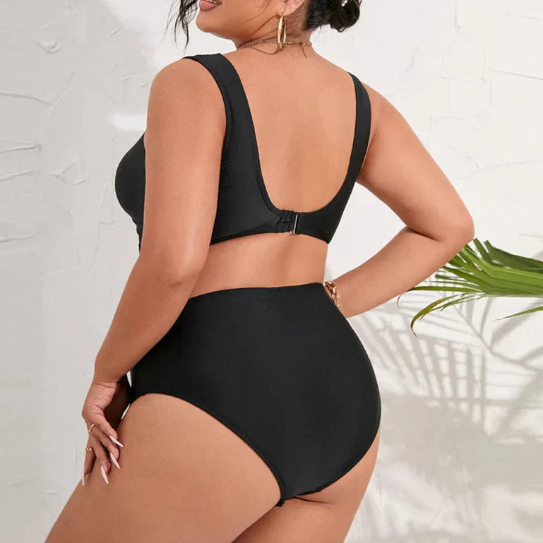 Maillot de bain deux pièces grande taille avec des inserts en mesh